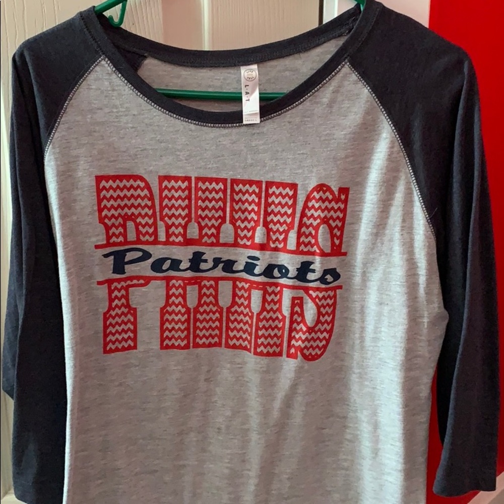 3/4 sleeve Patriots shirt. Ladies Large